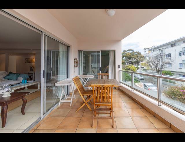2 BEDROOM APARTMENT TO LET IN SEA POINT
